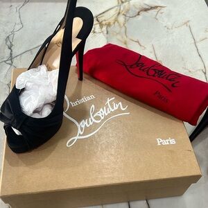 Auténtic Christian Louboutin  Paris  zise 41 grand new